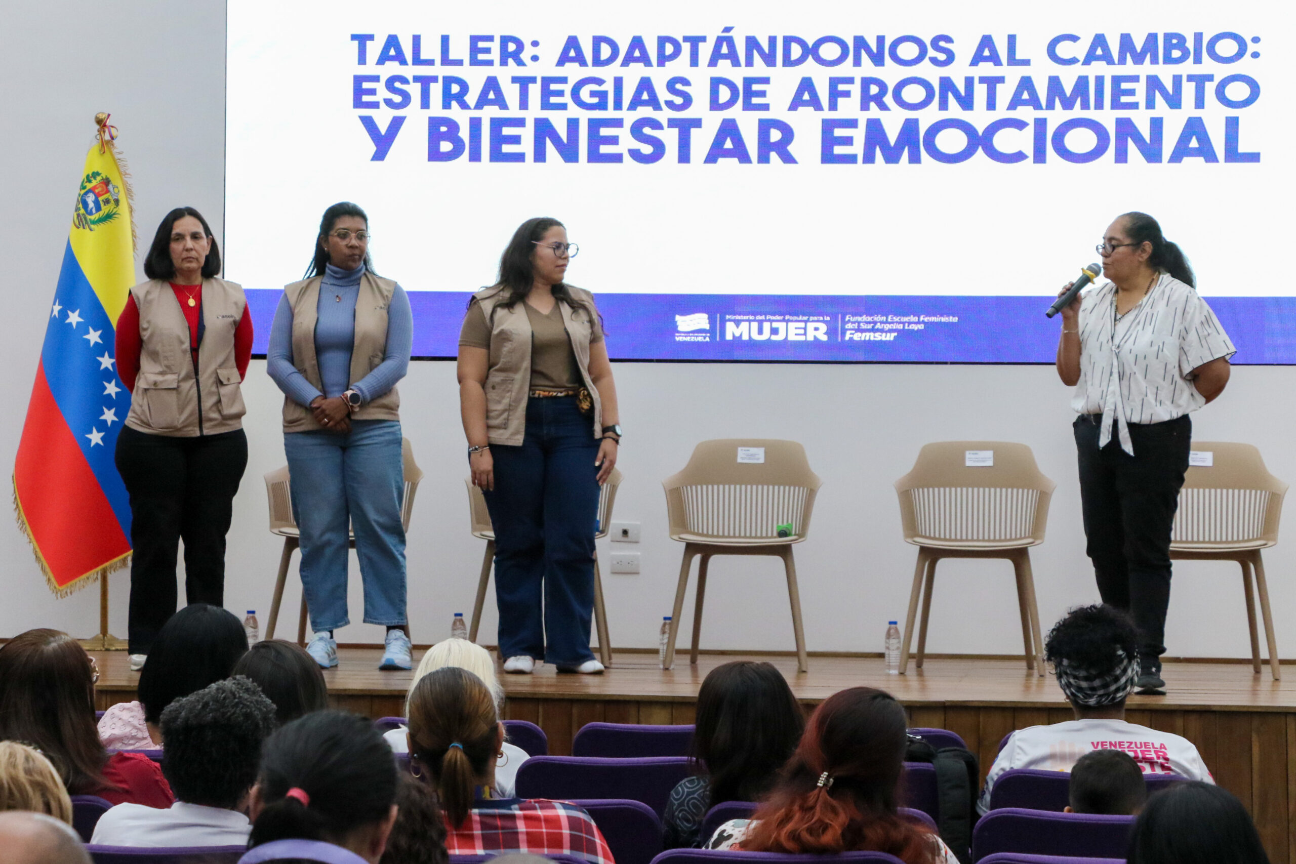 En este momento estás viendo Salud mental y autorregulación: MinMujer capacita a su personal y promotoras comunales en bienestar emocional