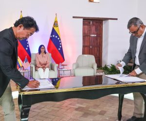 NDP_Presidenta_Delcy_Rodríguez_suscribe_acuerdos_con_Miyamoto_International